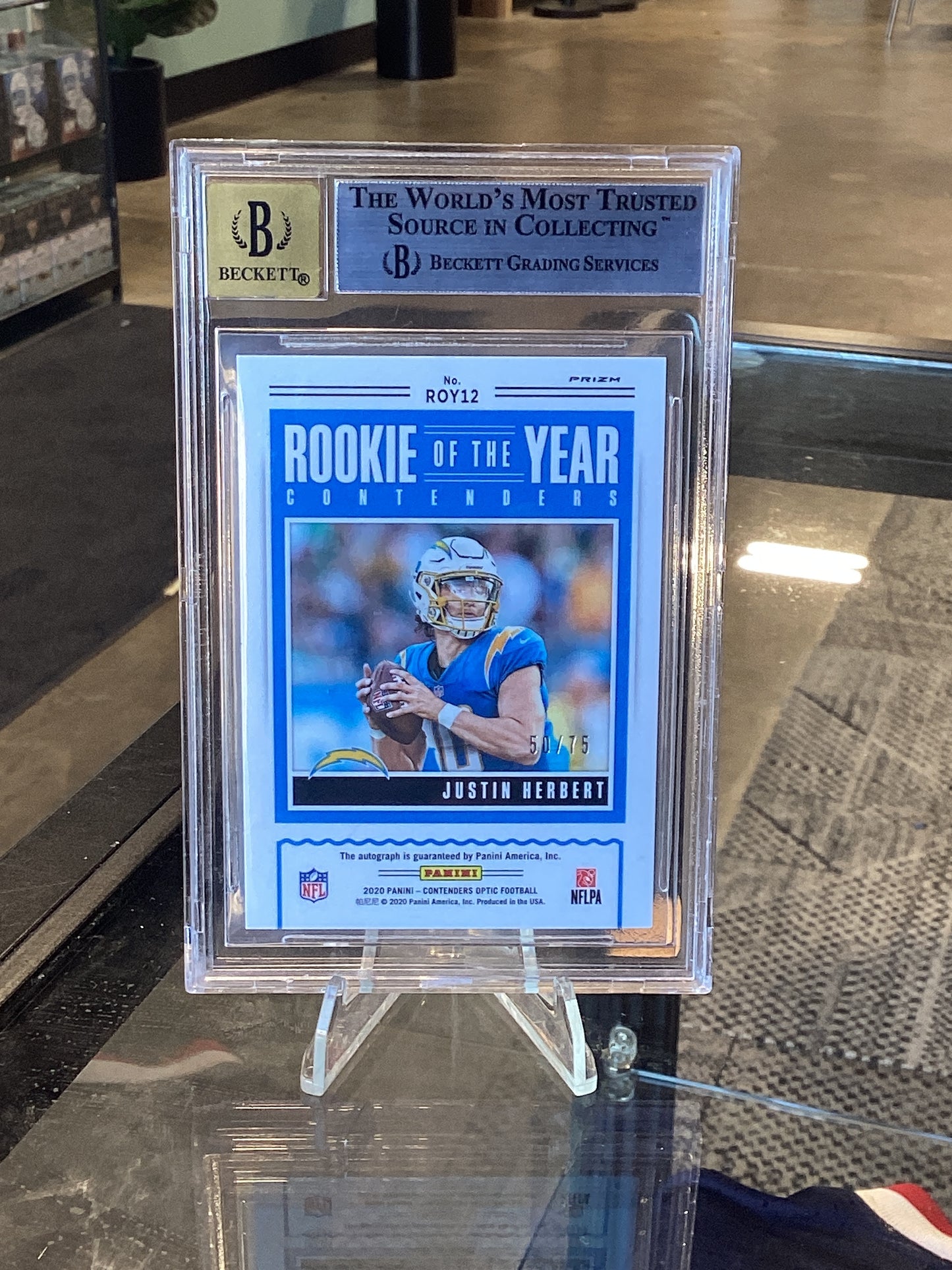 2020 Panini Contenders Optic Rookie Autographs Blue Justin Herbert /75 BGS 9