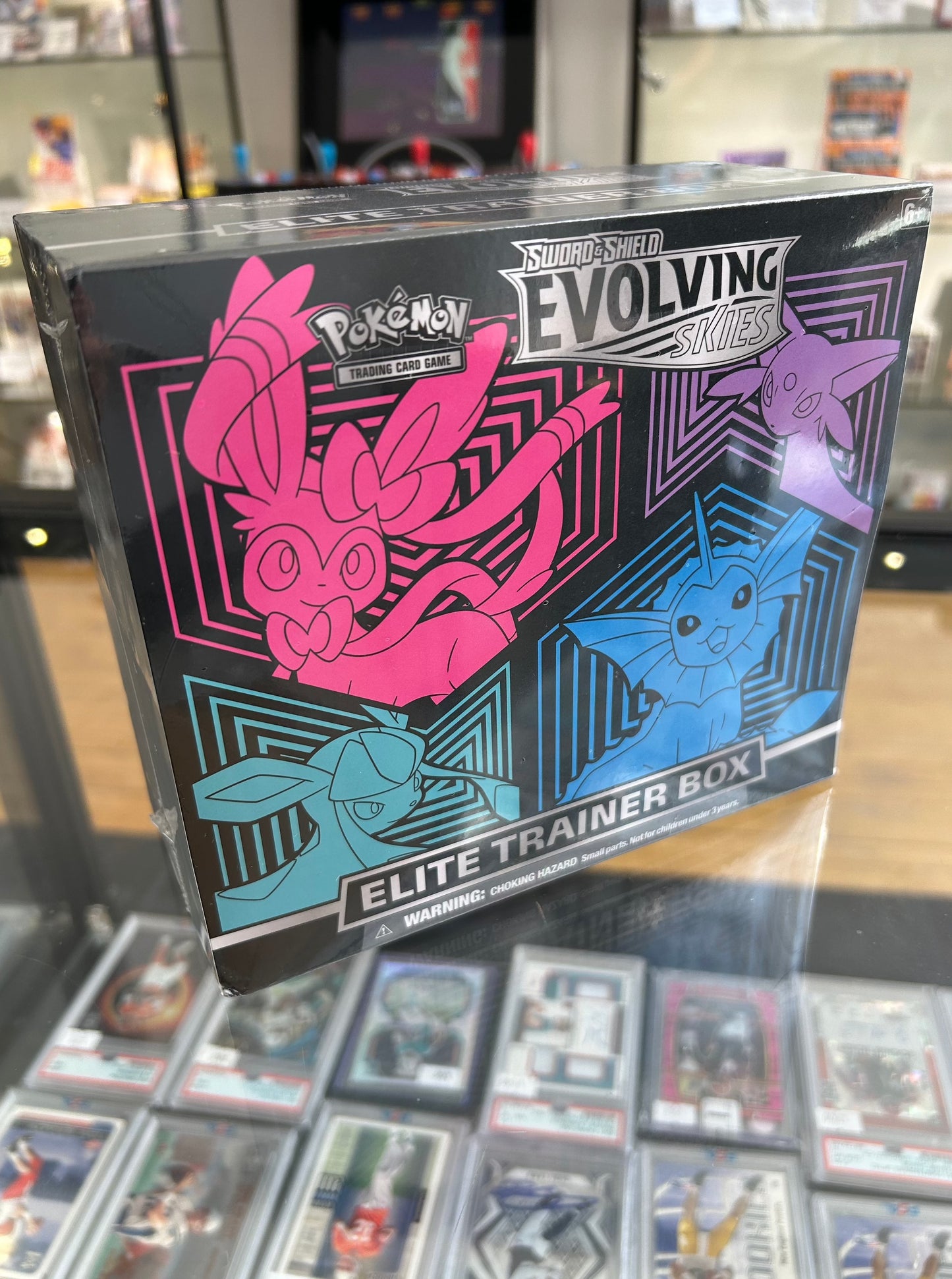 Pokémon: Sword & Shield - Evolving Skies Elite Trainer Box