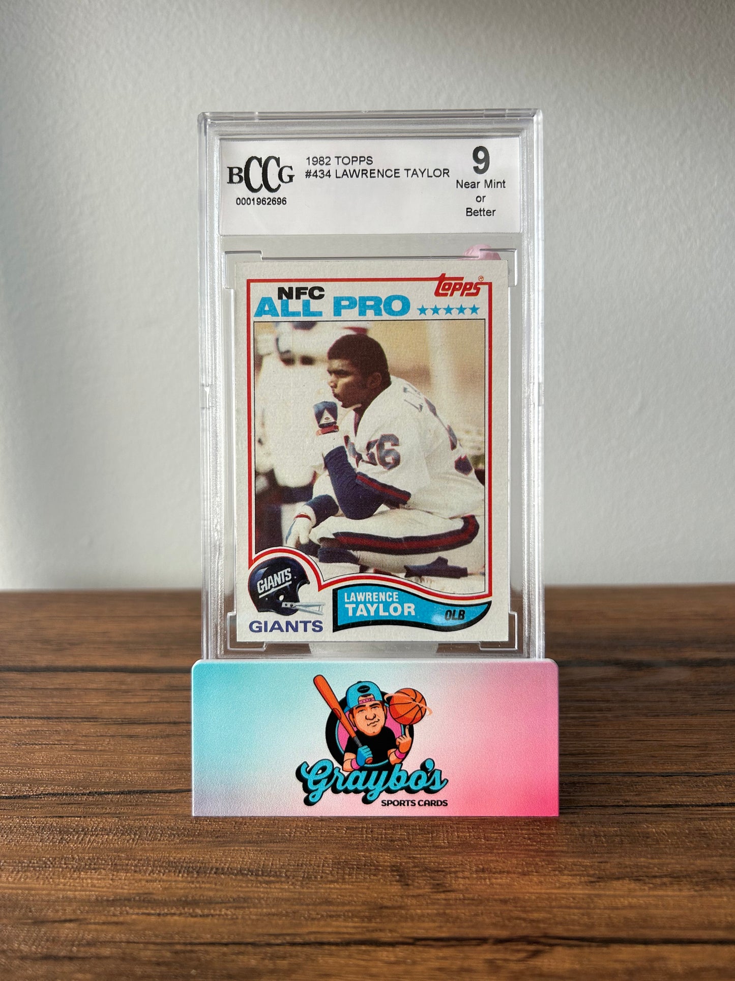 1982 Topps #434 Lawrence Taylor BCCG 9
