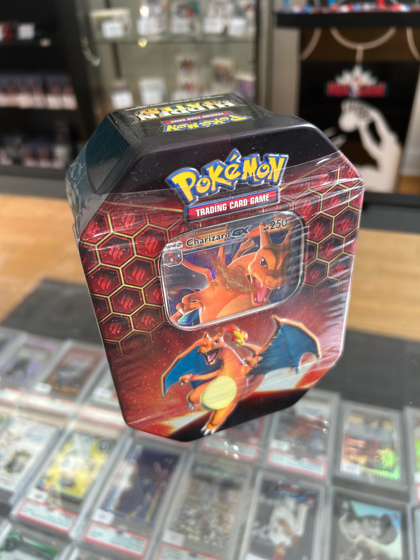 Pokémon Hidden Fates Charizard Tin