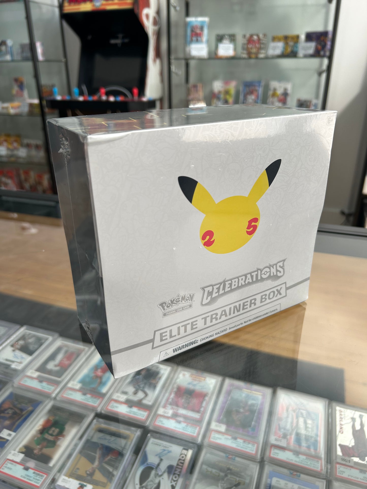 Pokémon TCG 25th Anniversary Celebrations Elite Trainer Box