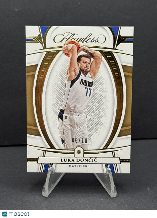 2022 Panini Flawless Luka Dončić #77 Diamond /10