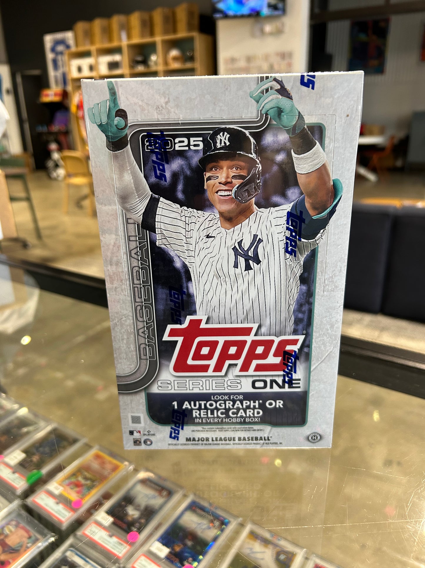 2025 Topps Series 1 Baseball Hobby Box