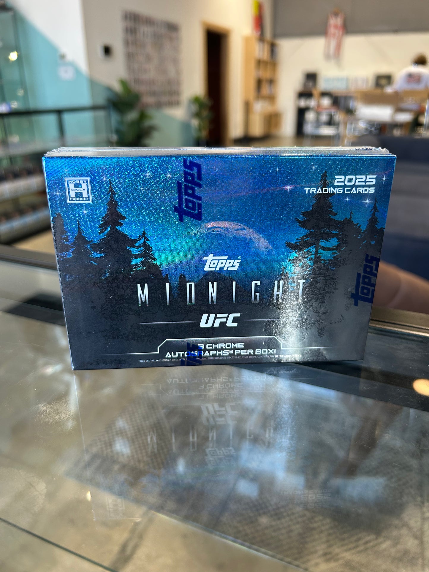 2025 Topps Midnight UFC Hobby Box